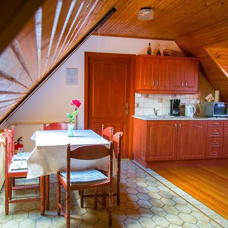 Apartmán Huszar Vendeghaz Orvenyes Exteriér fotografie