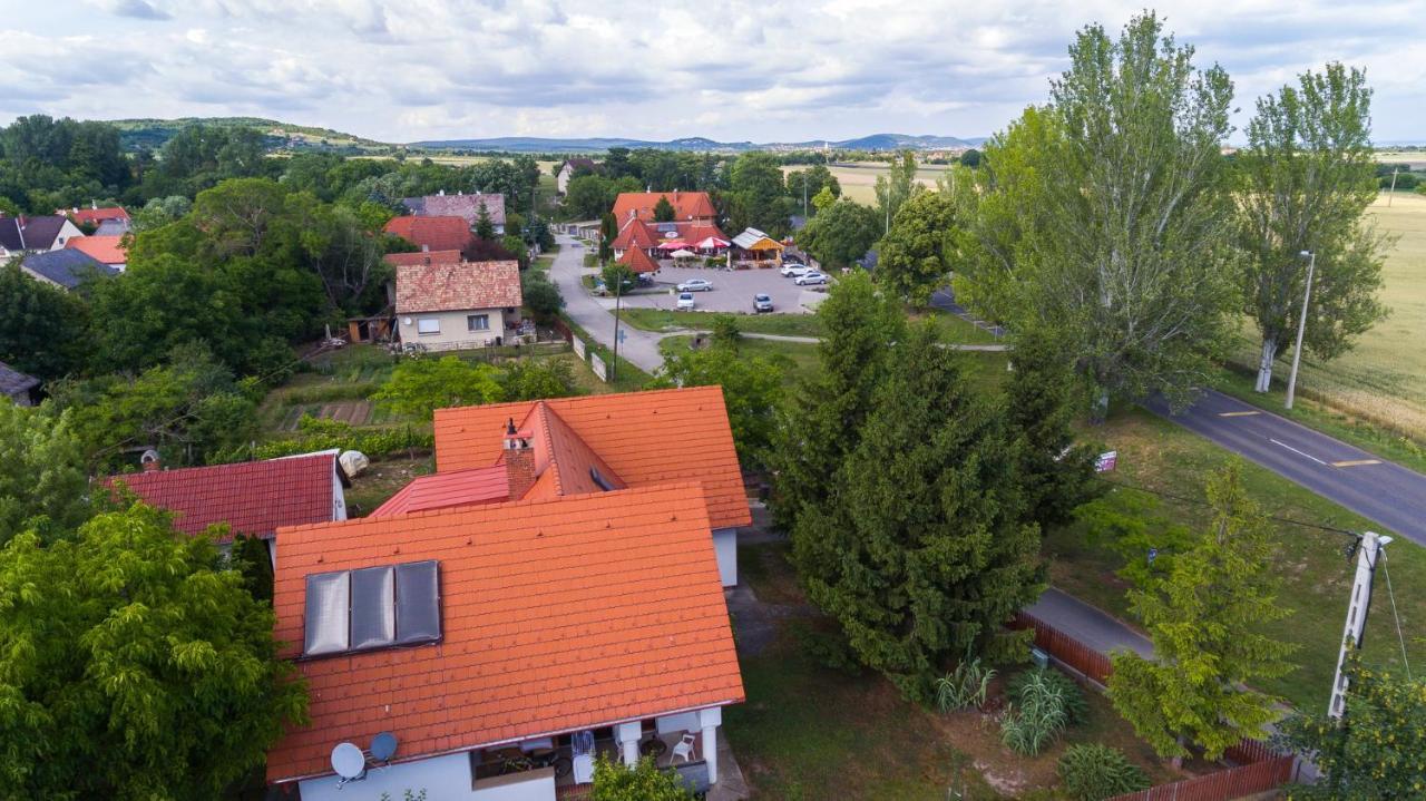 Apartmán Huszar Vendeghaz Orvenyes Exteriér fotografie