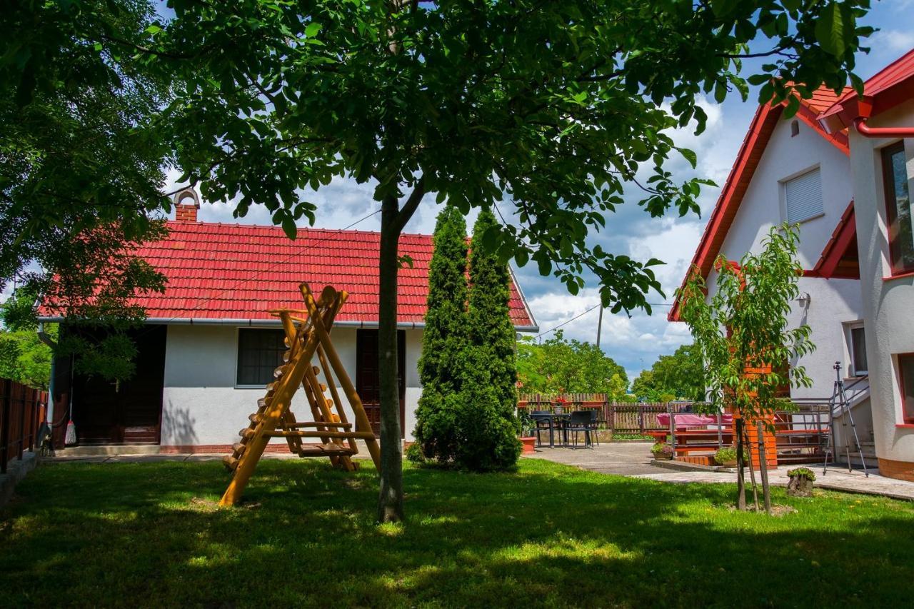 Apartmán Huszar Vendeghaz Orvenyes Exteriér fotografie