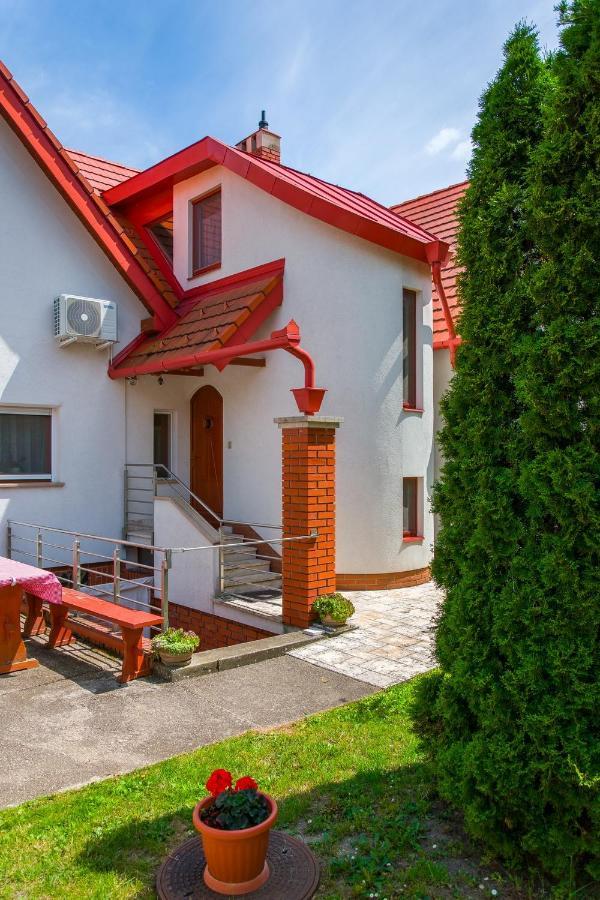 Apartmán Huszar Vendeghaz Orvenyes Exteriér fotografie