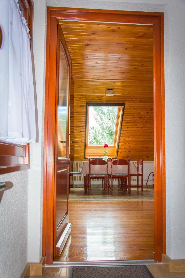 Apartmán Huszar Vendeghaz Orvenyes Exteriér fotografie