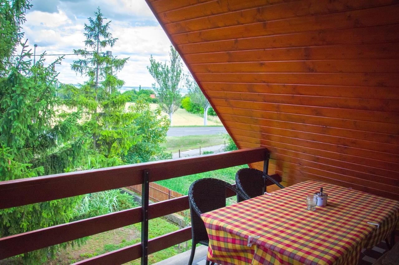 Apartmán Huszar Vendeghaz Orvenyes Exteriér fotografie