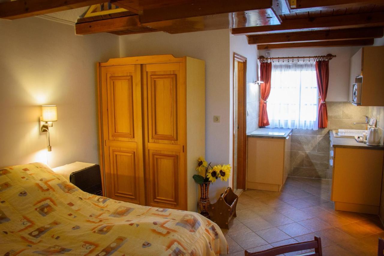 Apartmán Huszar Vendeghaz Orvenyes Exteriér fotografie
